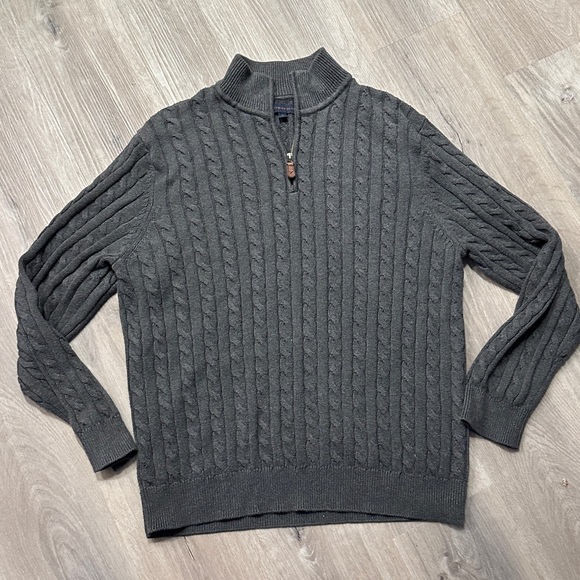 Denver Hayes old money sweater - Picture 2 of 3